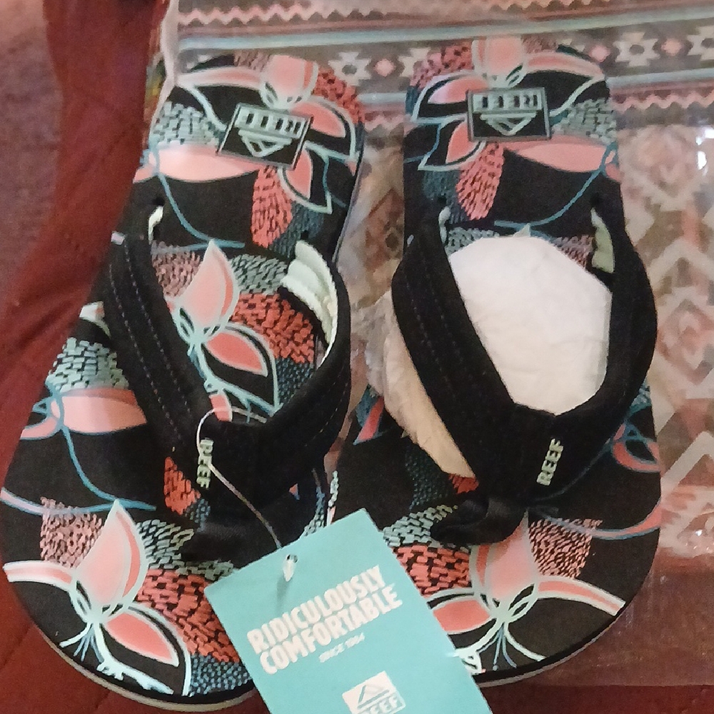 Reef Black and Pink Floral Sandals